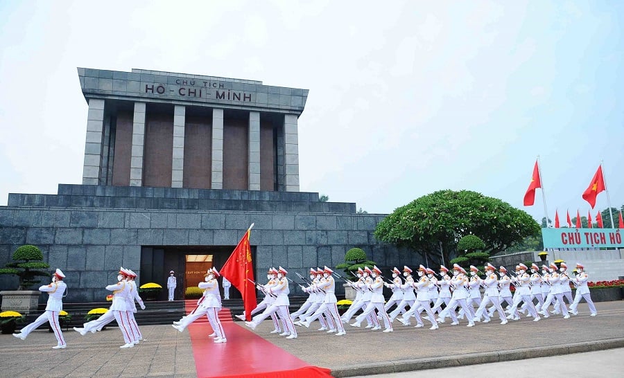 Lăng Chủ tịch Hồ Chí Minh trang nghiêm và thiêng liêng