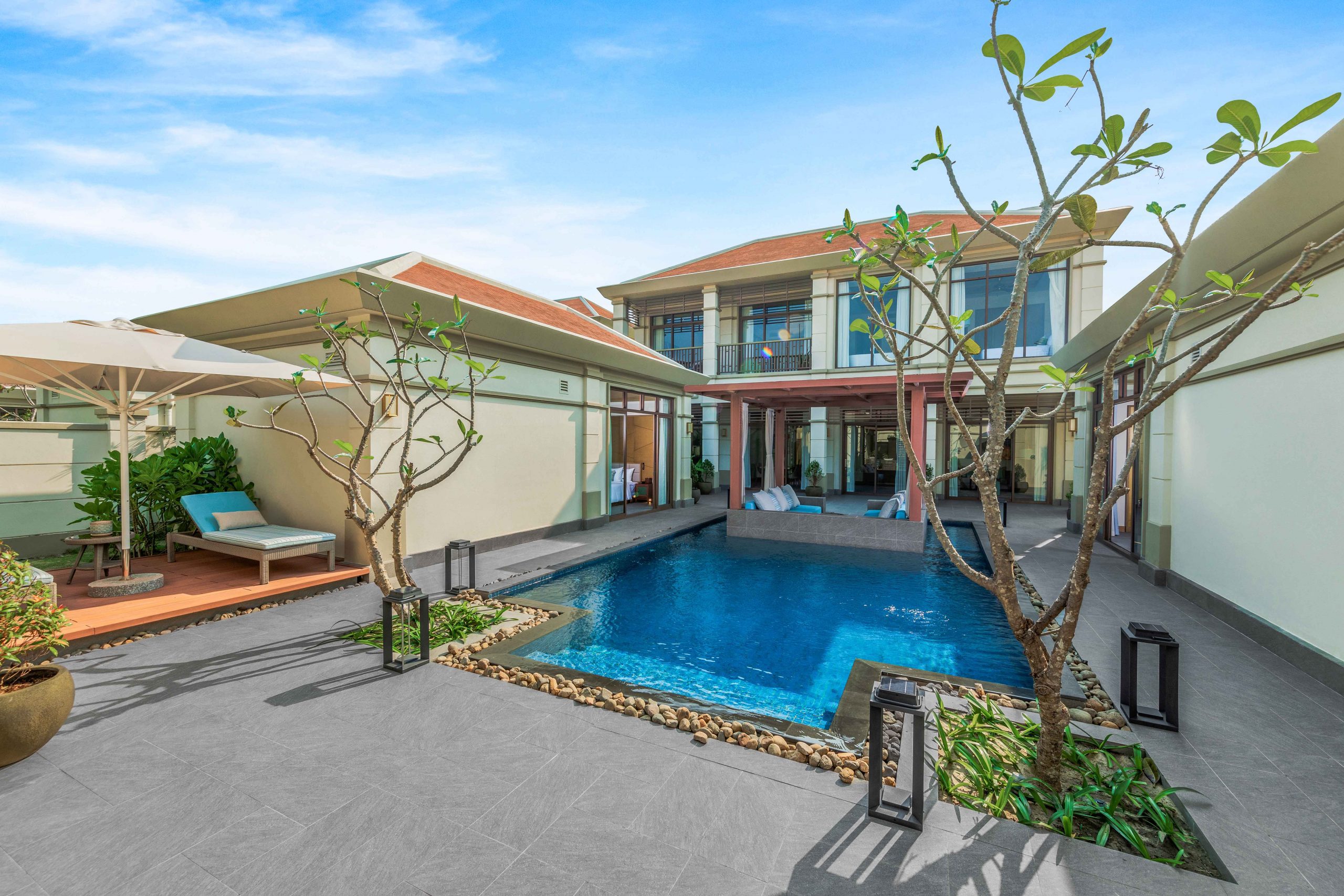 Hồ bơi riêng tại villa 