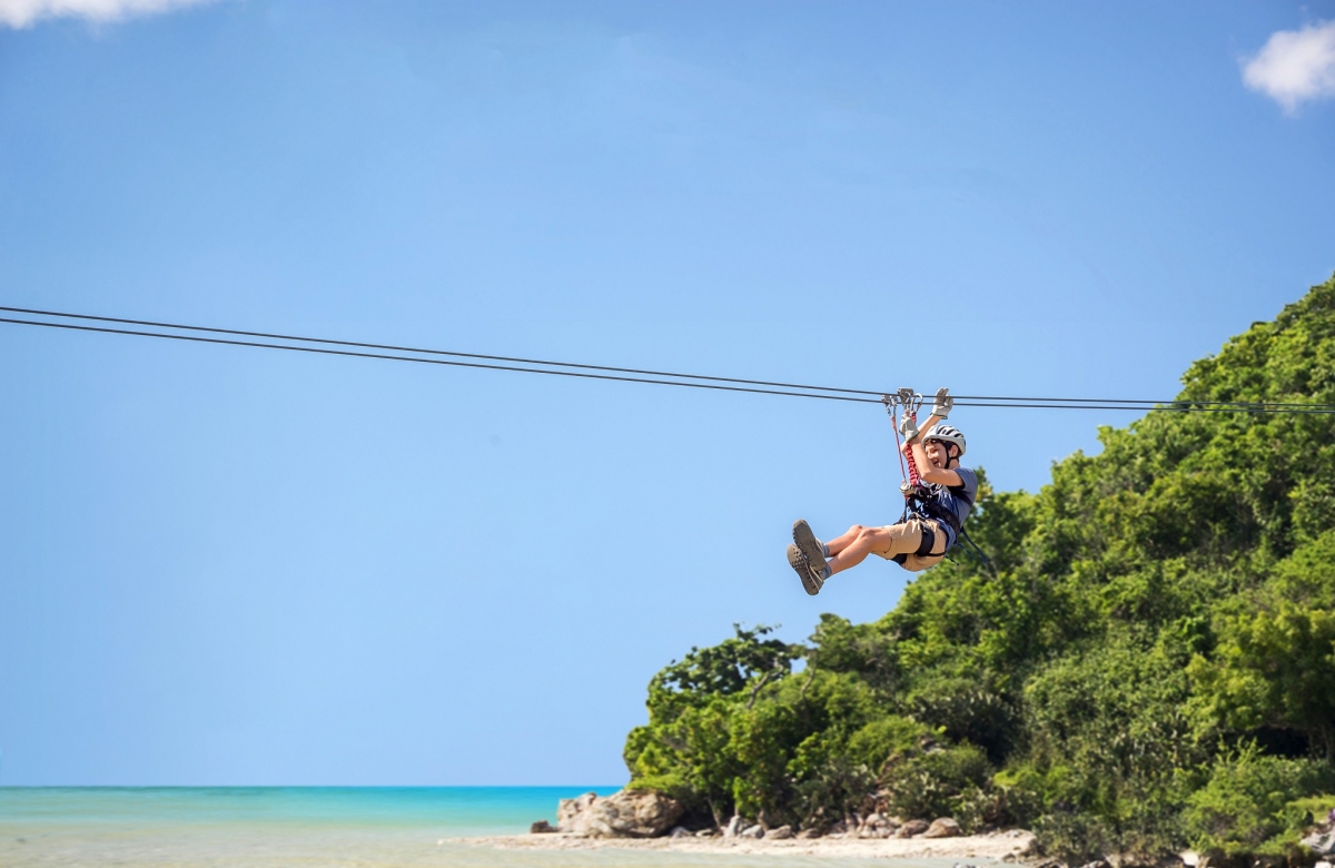 Vỡ òa thích thú với đường trượt Zipline