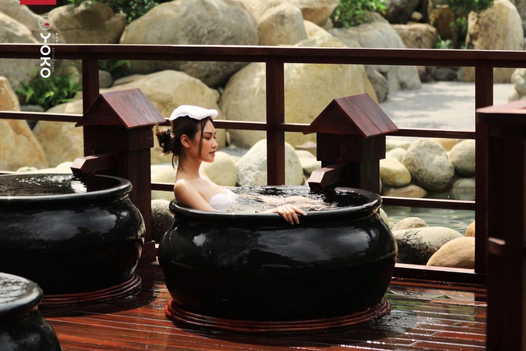 Yoko Onsen Quang Hanh – trải nghiệm mỏ nước khoáng quý hiếm mặn nóng 55 độ 53