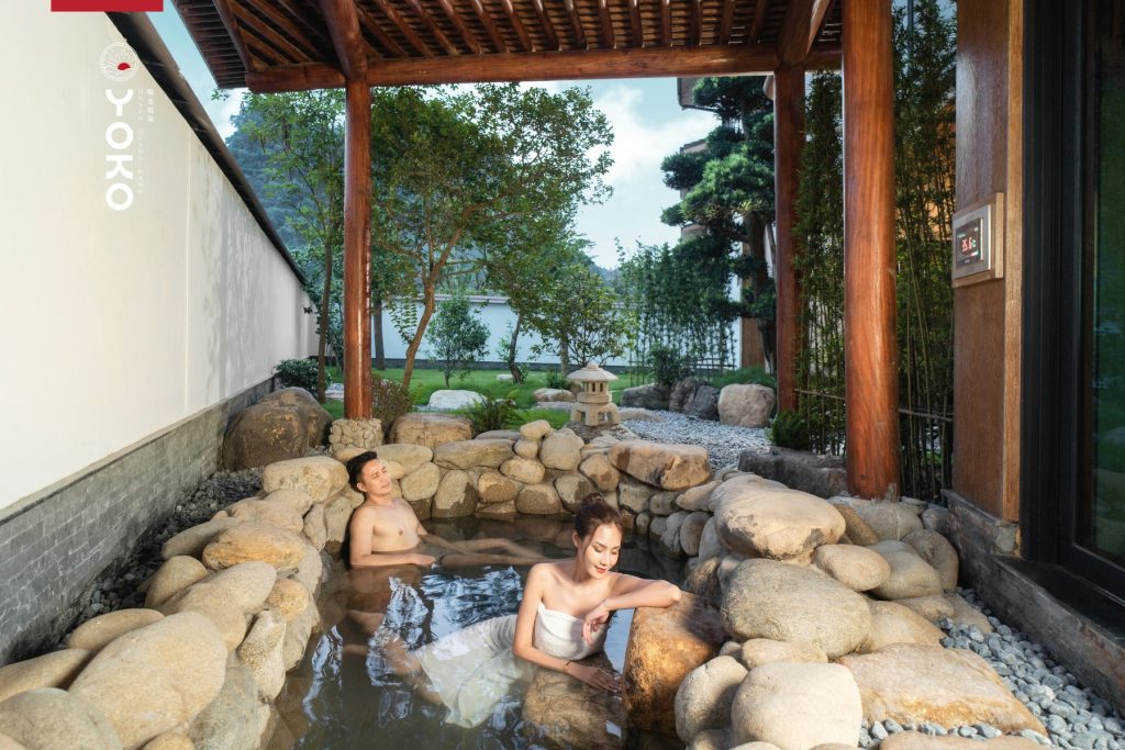 Yoko Onsen Quang Hanh – trải nghiệm mỏ nước khoáng quý hiếm mặn nóng 55 độ 63