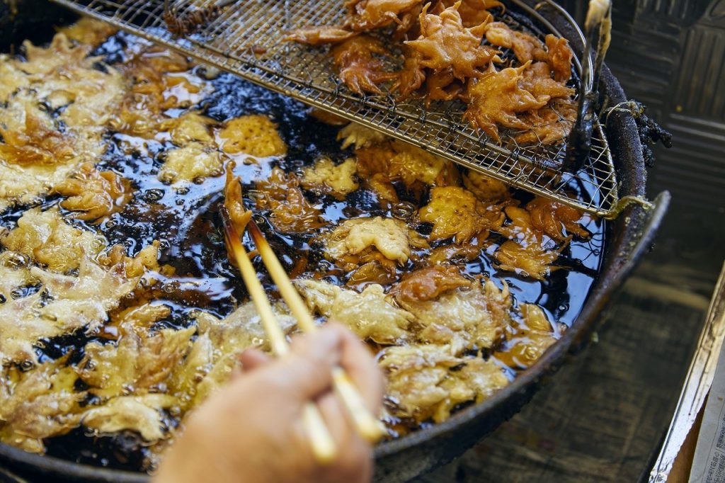Lá phong chiên giòn