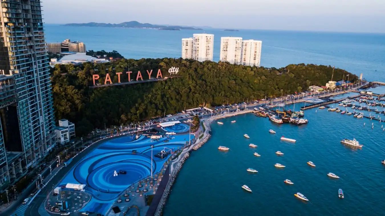 Thành phố Pattaya nổi tiếng với cảnh biển đẹp