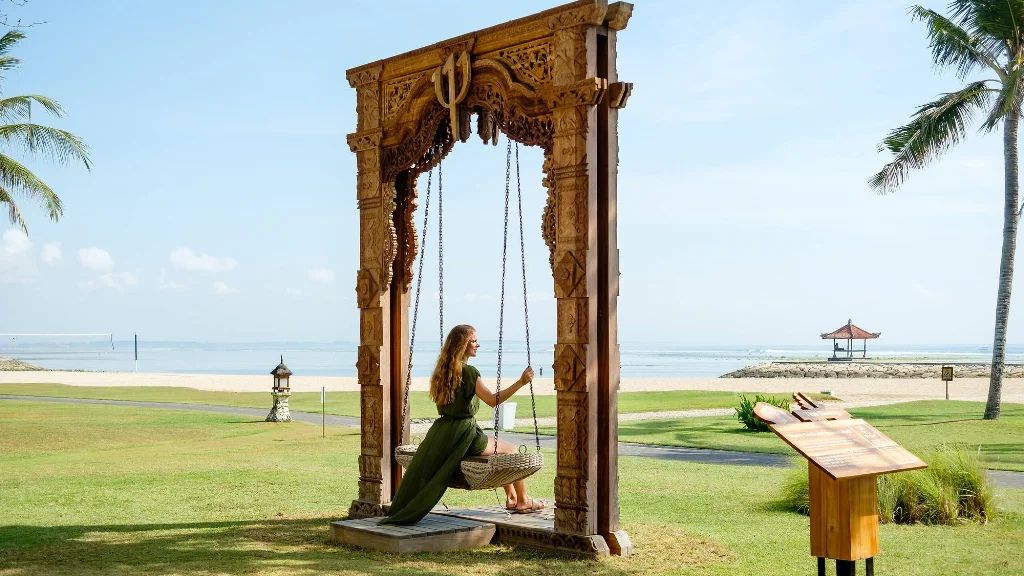 resort-bali-cao-cap-ivivu-1.jpg