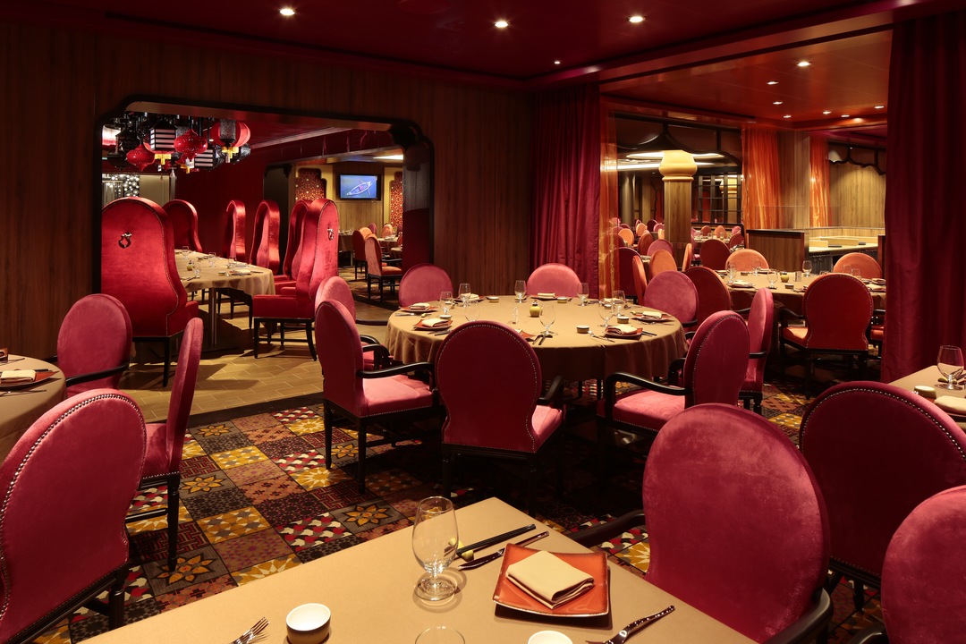 Ovation-of-the-Seas-ivivu-5-1.jpg