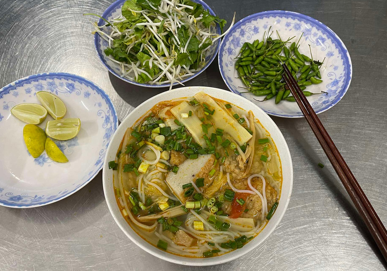 quan-an-Da-Nang-ivivu.jpg