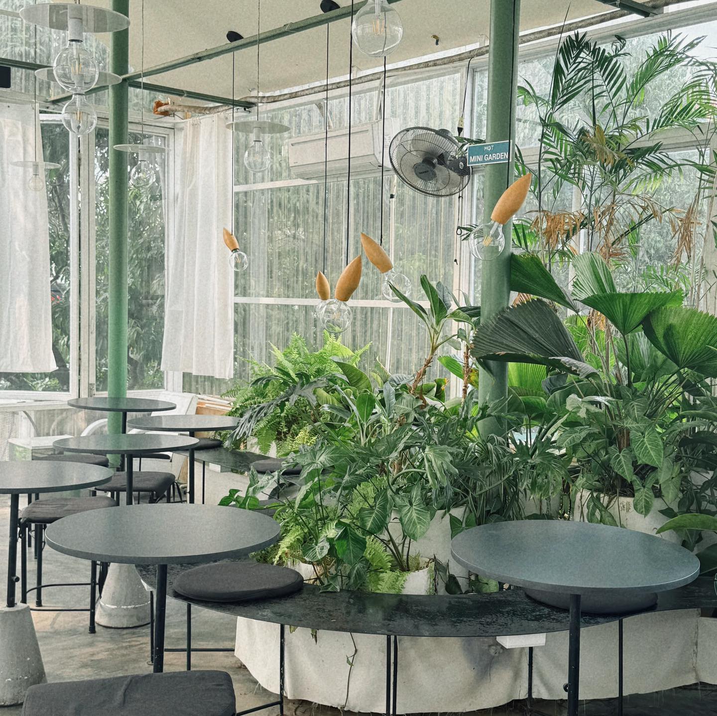 quan-cafe-dep-o-Hue-ivivu-98.jpg