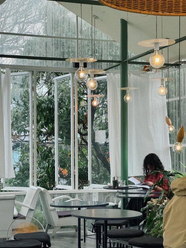 quan-cafe-dep-o-hue-ivivu-12-768x1024.jpg