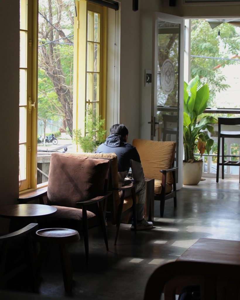 quan-cafe-dep-o-hue-ivivu-2-820x1024.jpg