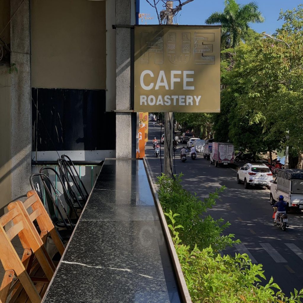 quan-cafe-dep-o-hue-ivivu-9-1024x1024.jpg