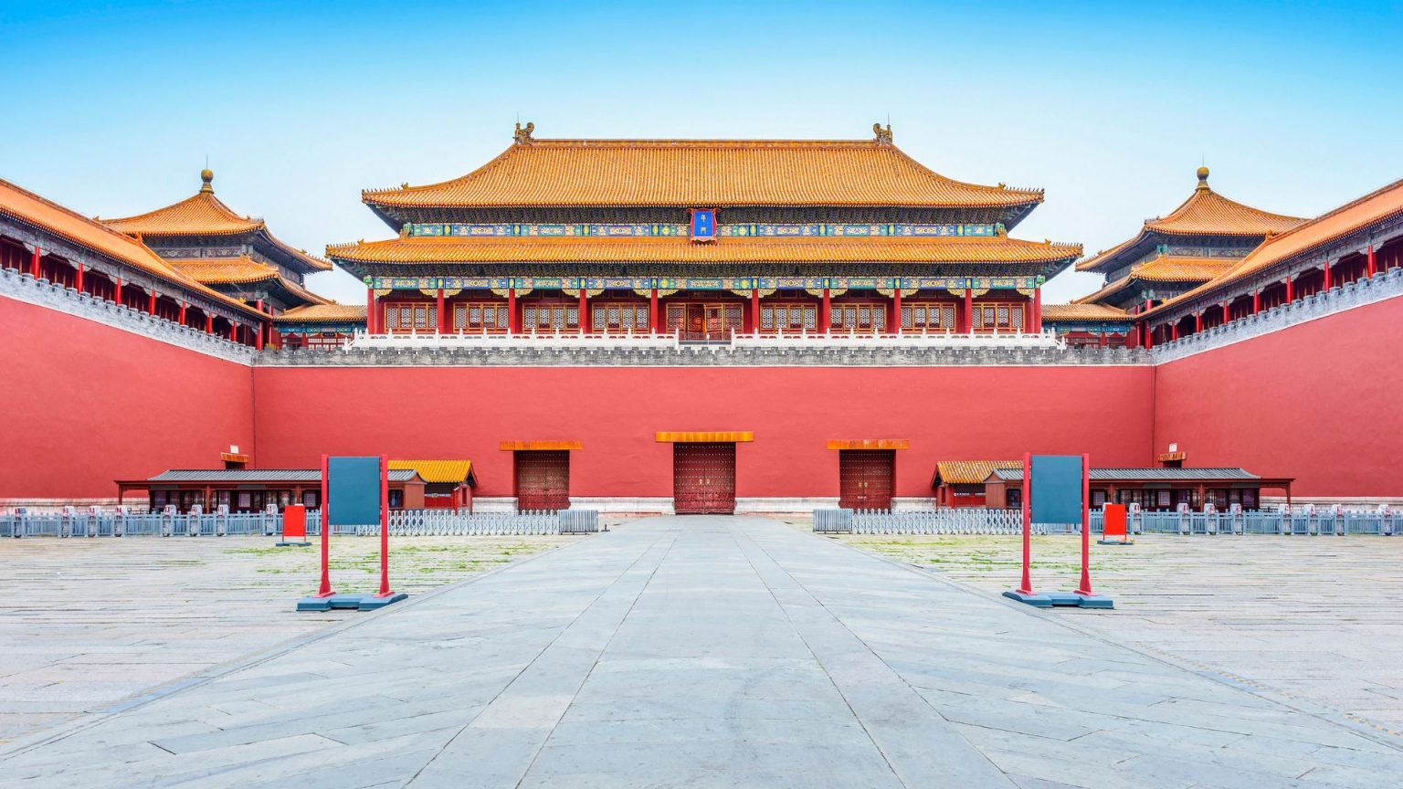 Khi-nhung-kien-truc-hoang-gia-ke-chuyen-xua-ivivu-9.jpg