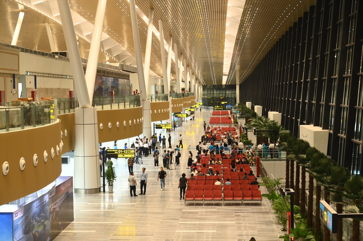 cap-nhat-thong-tin-cac-chuyen-bay-nha-ga-san-bay-Tan-Son-Nhat-ivivu-3.jpg
