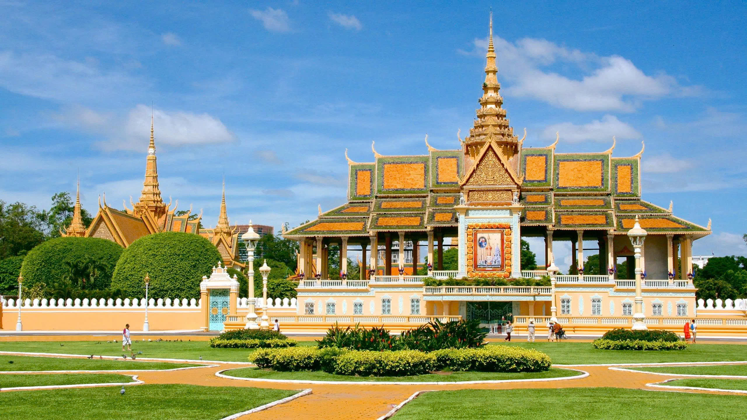 Ghé thăm Cung điện Hoàng gia rực rỡ giữa lòng Phnom Penh. Ảnh: Expedia