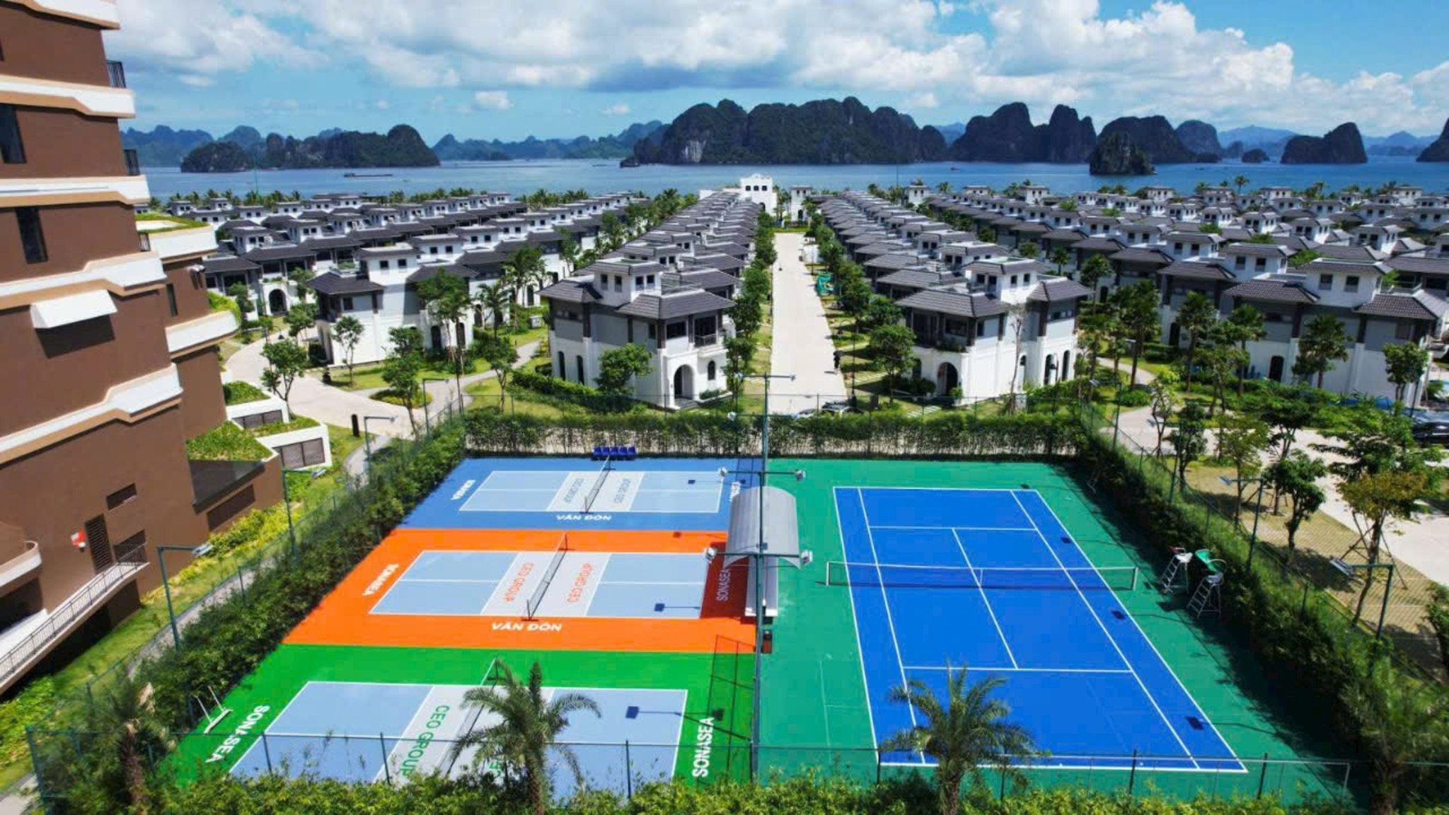khu nghỉ dưỡng có sân pickleball ivivu