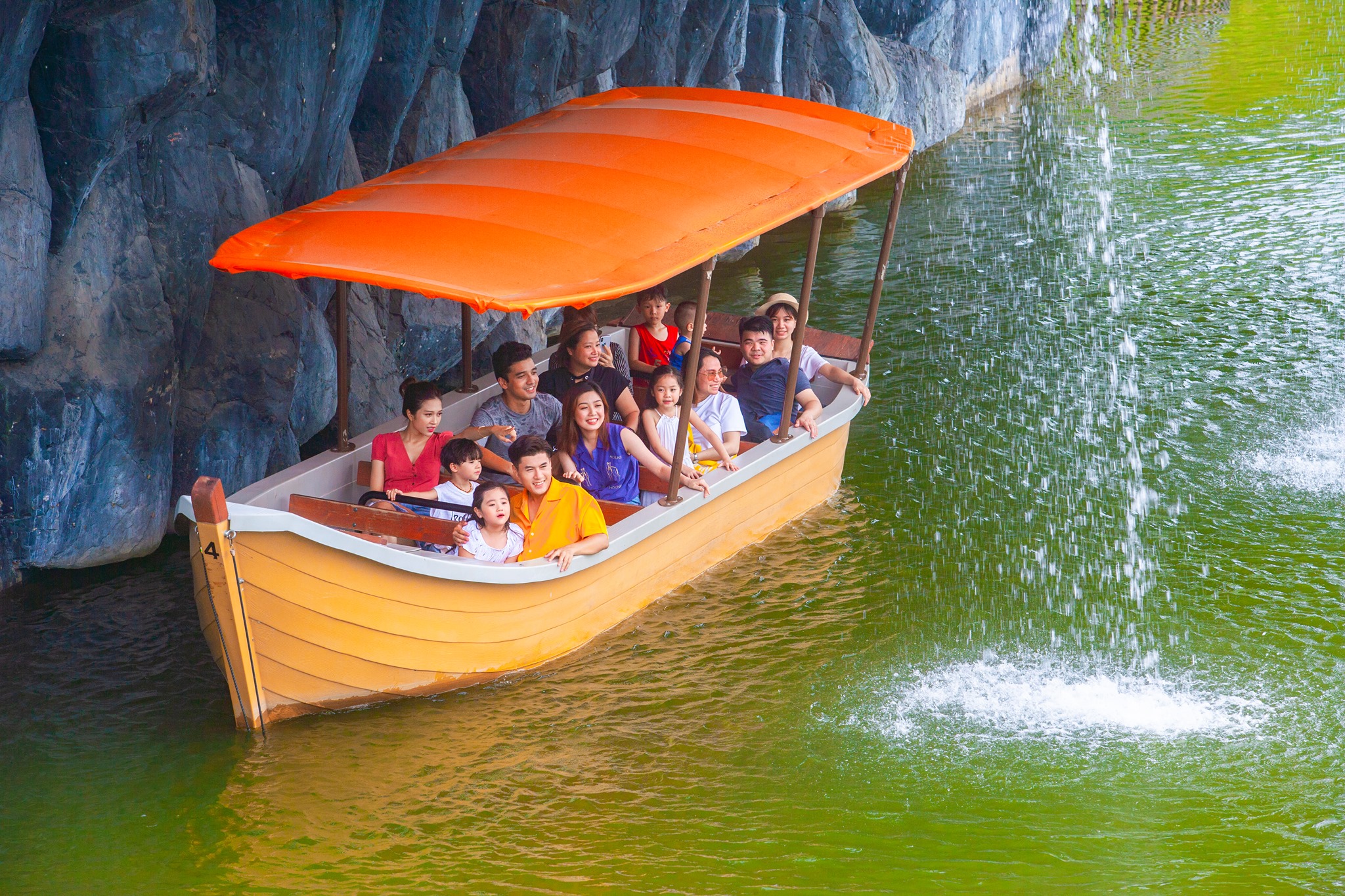 Công viên Rồng Hạ Long ivivu 