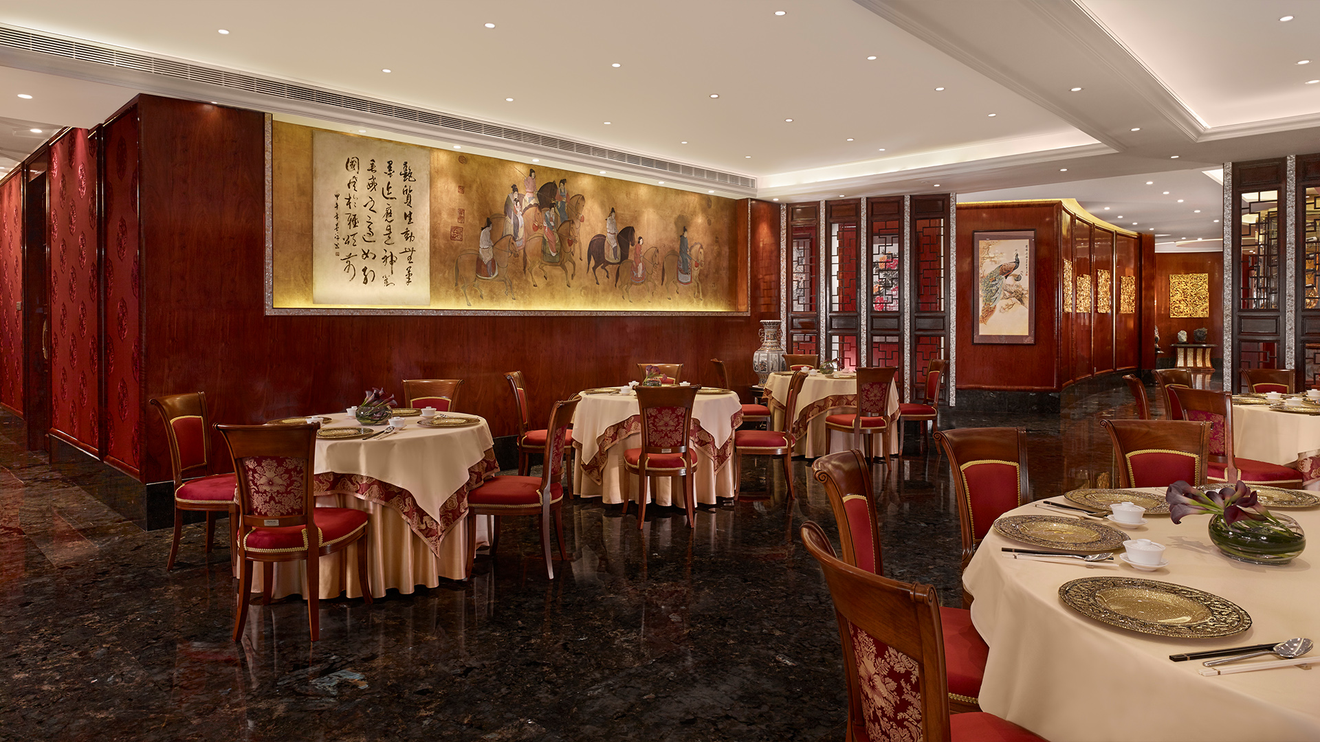 Nhà hàng Long Triều nằm trong khách sạn The Reverie Saigon. Ảnh: Facebook Nhà hàng Long Triều