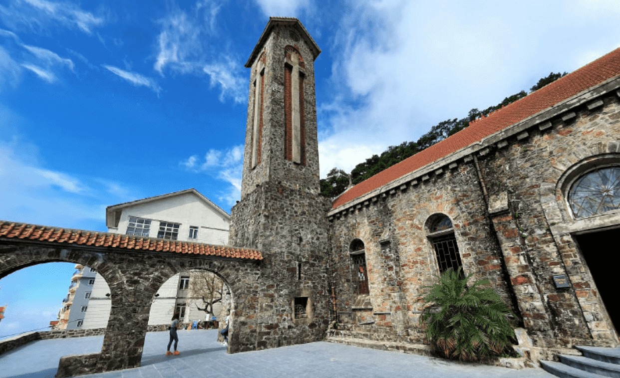 nhà thờ đá tam đảo ivivu