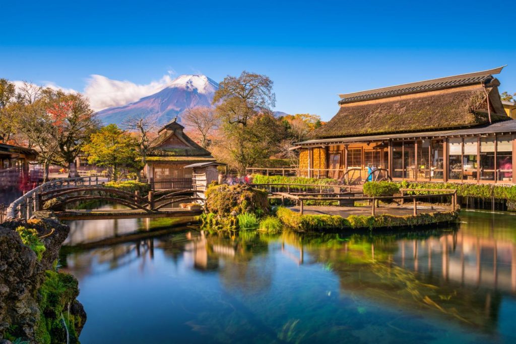 Làng cổ dưới chân núi Phú Sĩ