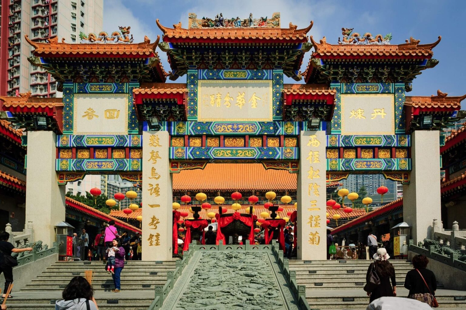 Tour-Hong-Kong-ivivu-mieu-huynh-dai-tien.jpg