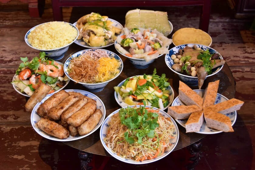 Một mâm cỗ ở Bát Tràng