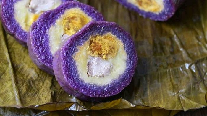 Bánh tét lá cẩm