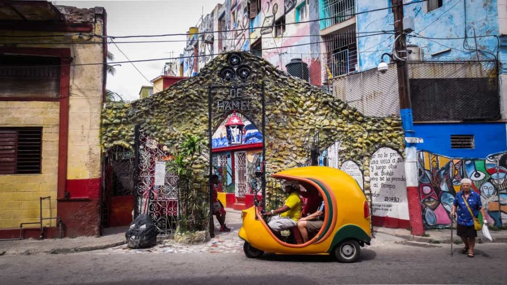 Nghệ thuật đường phố ở Callejón de Hamel