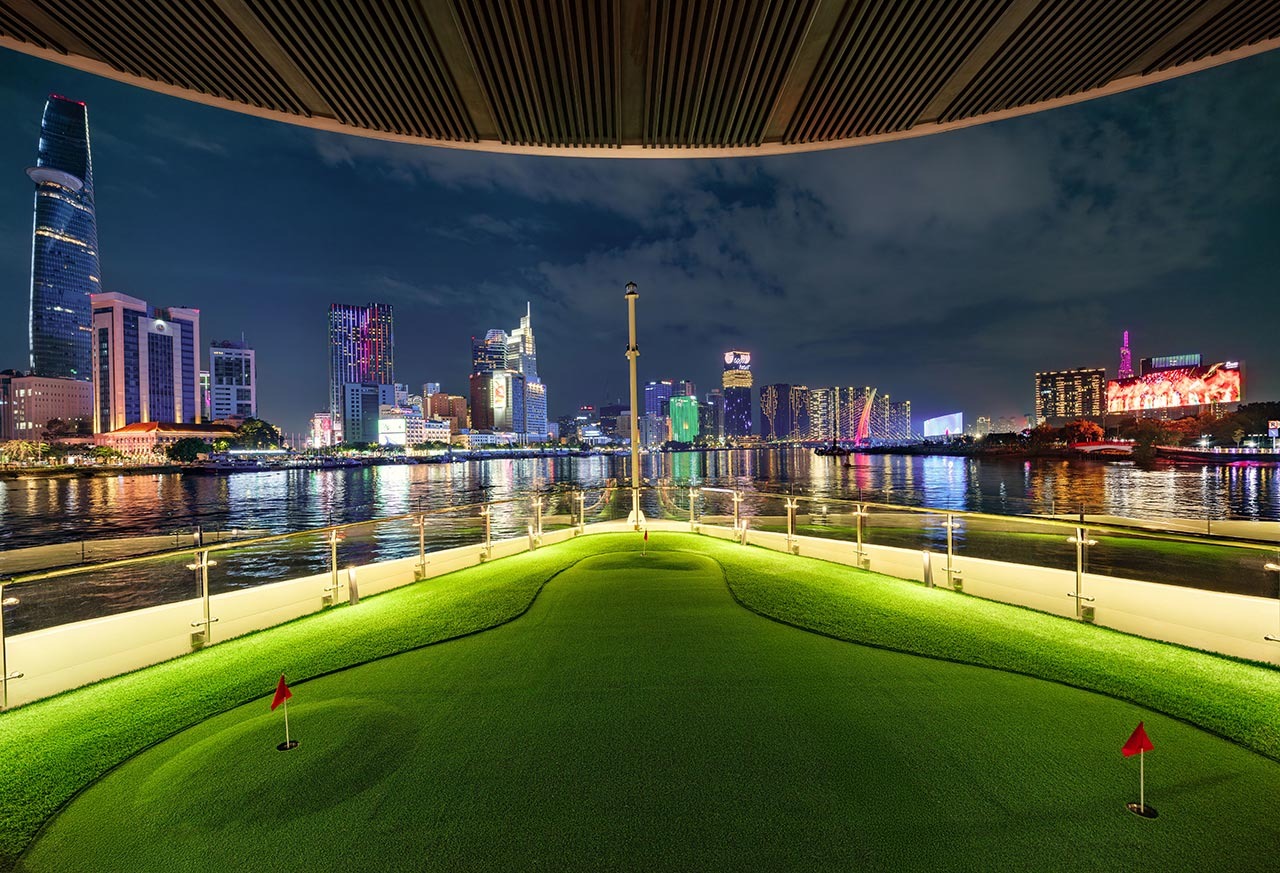 Du thuyền trên sông Sài Gòn