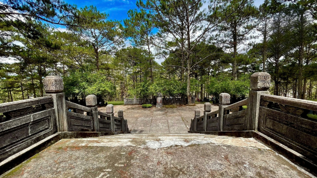 Lăng mộ Nguyễn Hữu Hào
