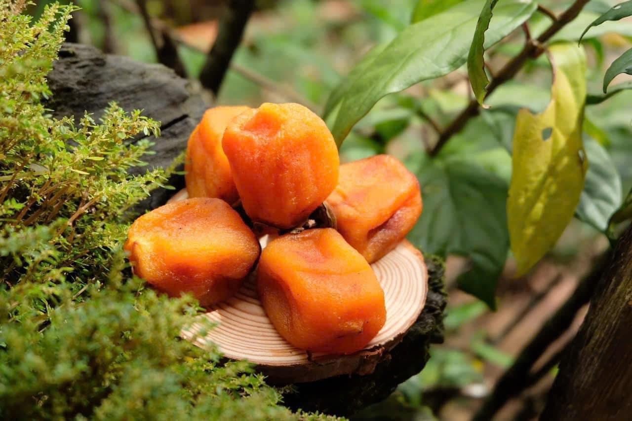 Hồng treo gió