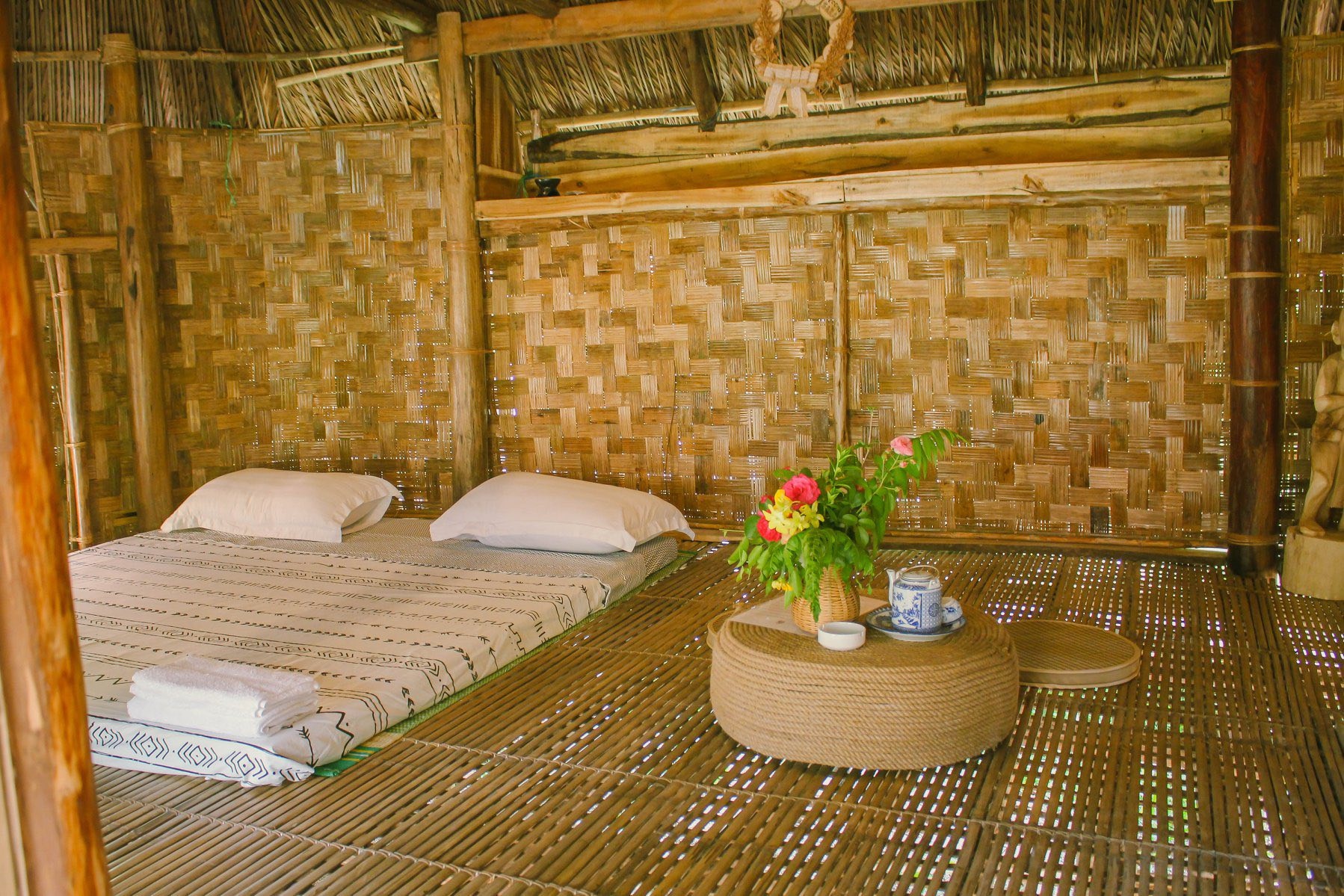 Nhà Moong và nhà Gươl người Cơ Tu