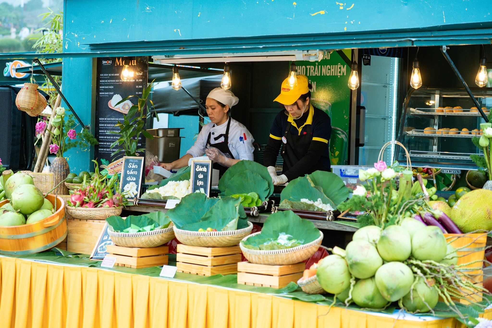 Chợ Lá núi Bà