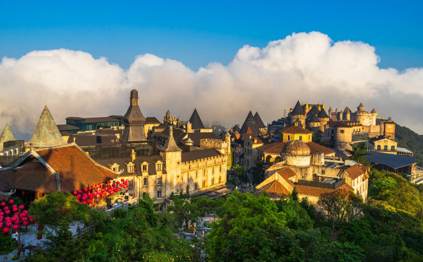Sun World Bà Nà Hills chìm trong biển mây