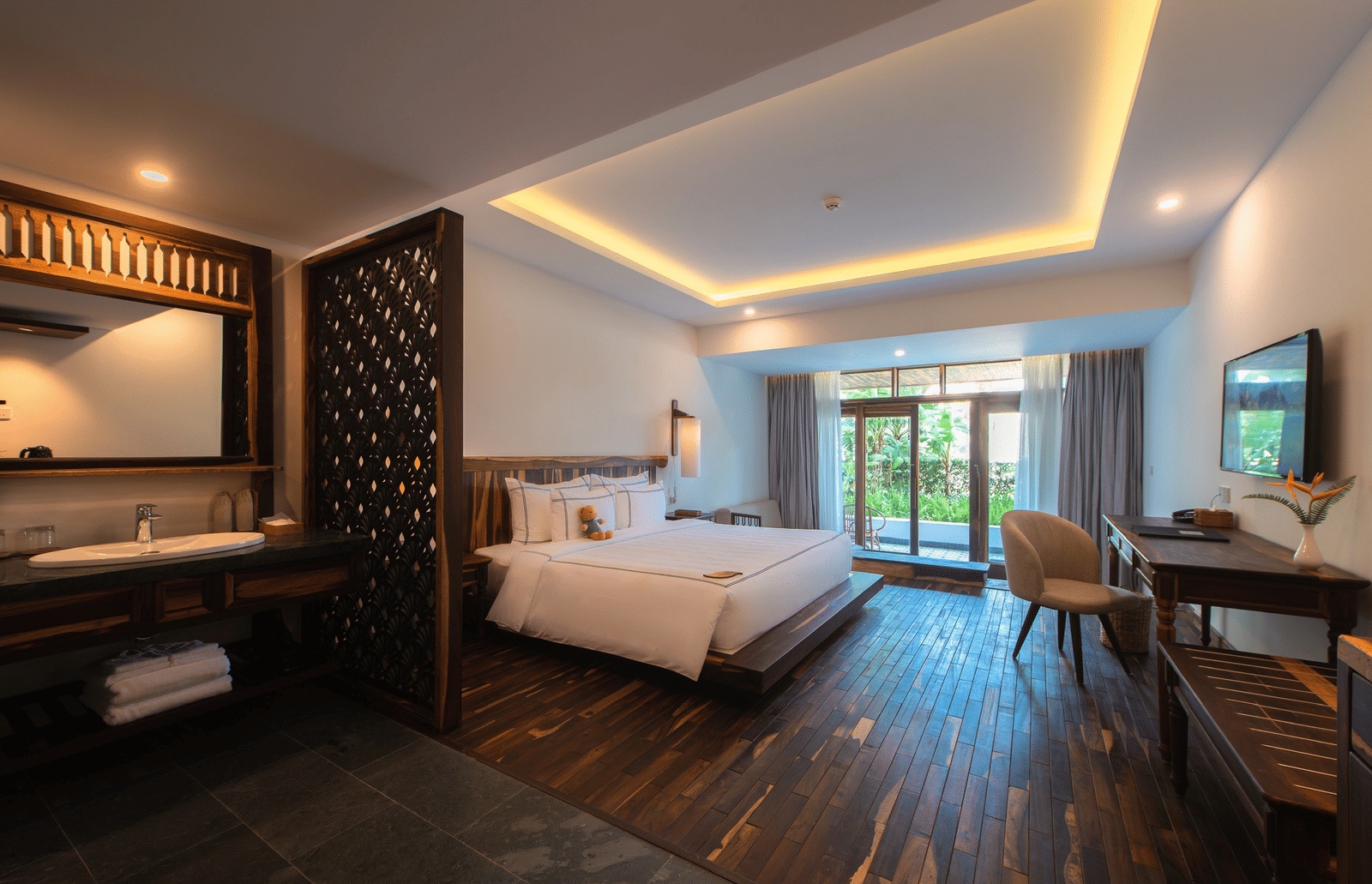 Balcony Room