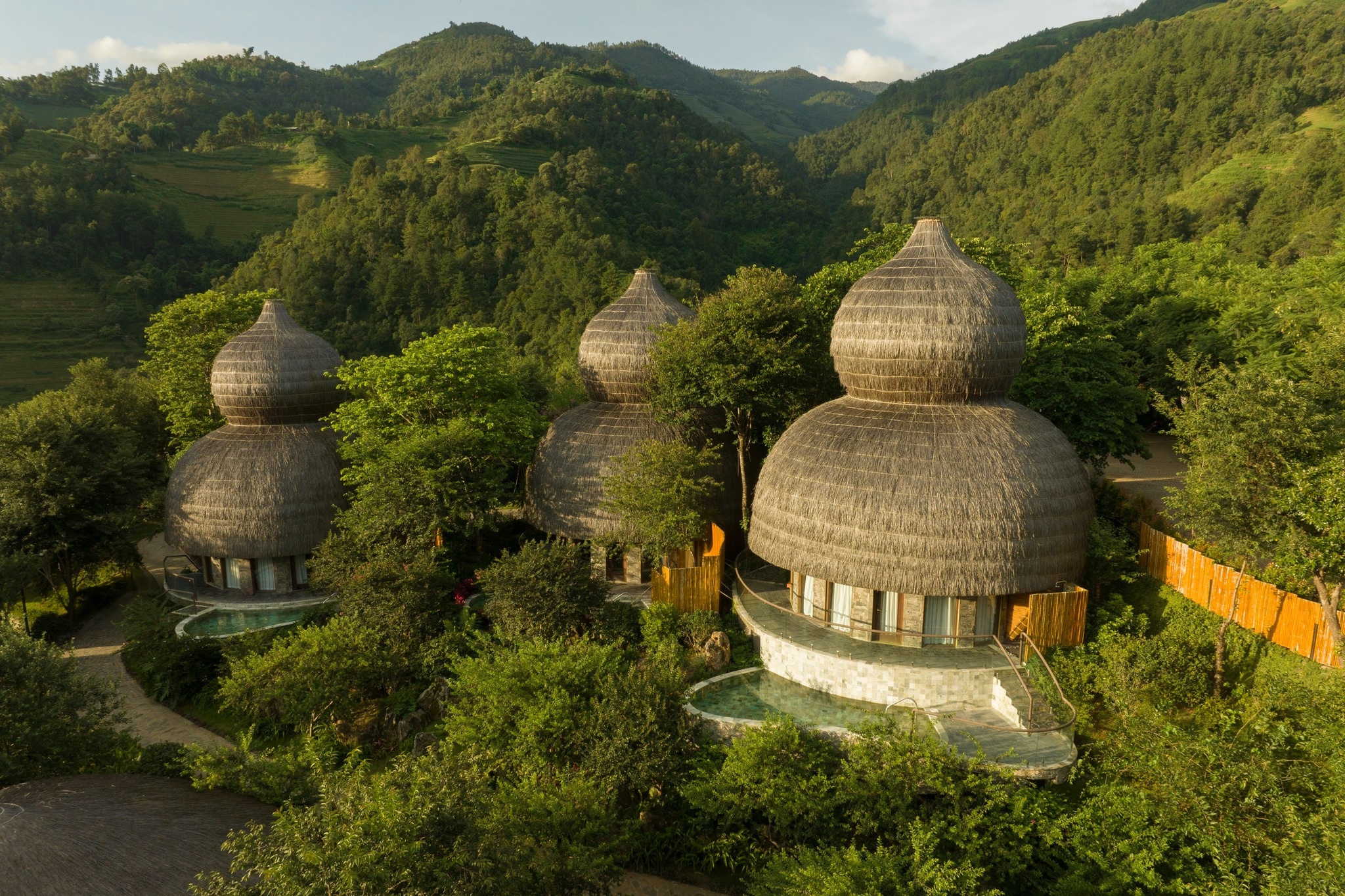 Dạo quanh và check-in khuôn viên resort