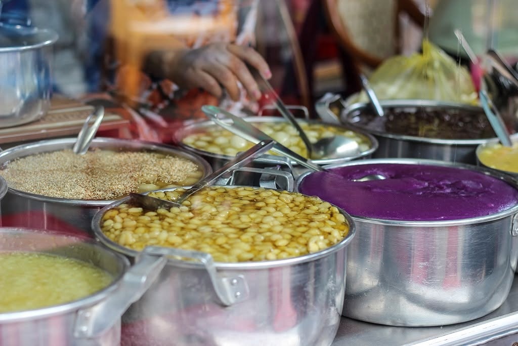 Một quán chè ở chợ Đông Ba