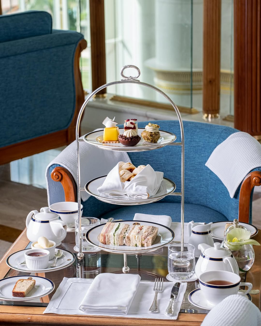 Trải nghiệm trà chiều sang trọng tại Empire Hotel