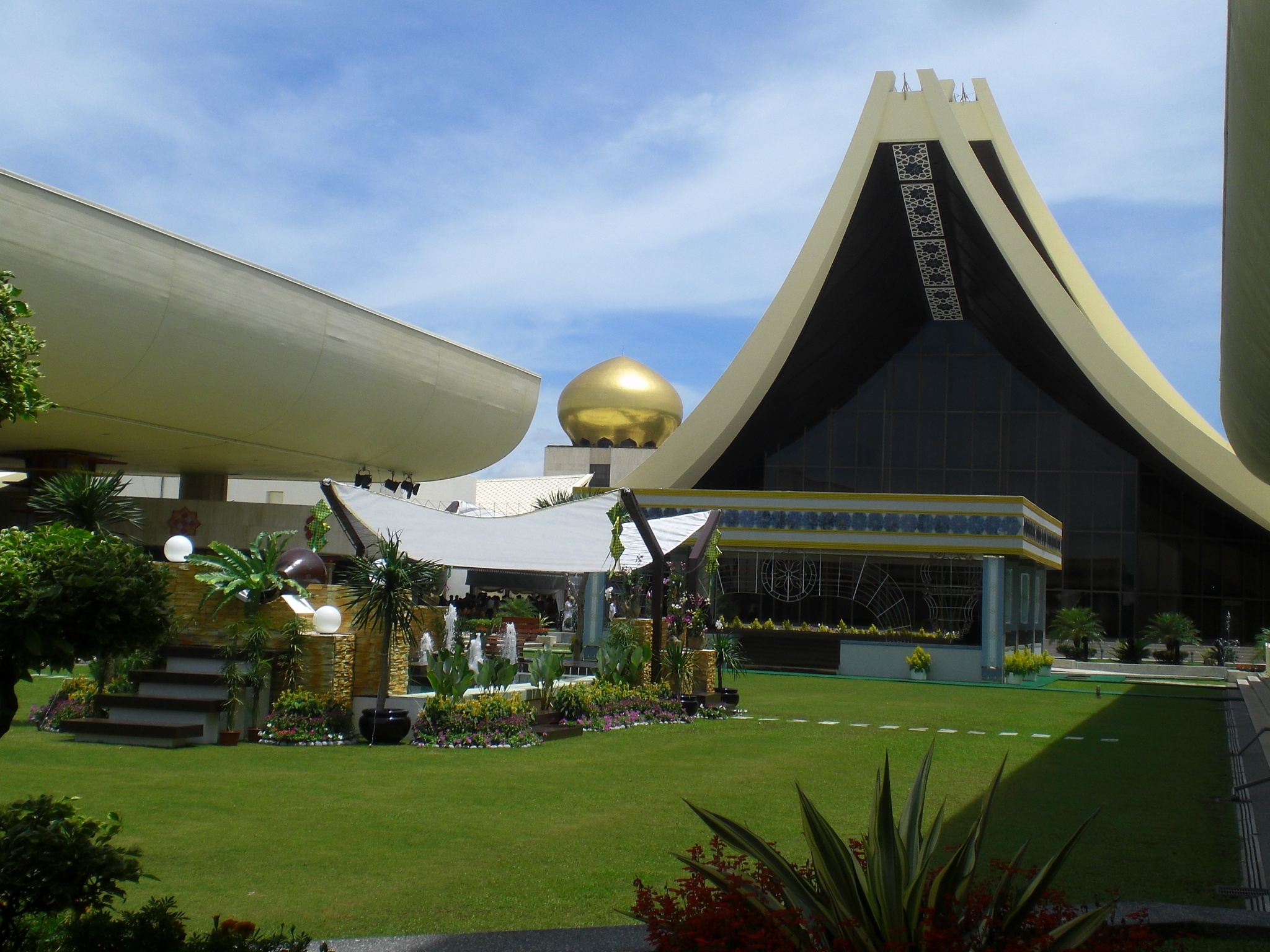 Hoàng cung Istana Nurul Iman